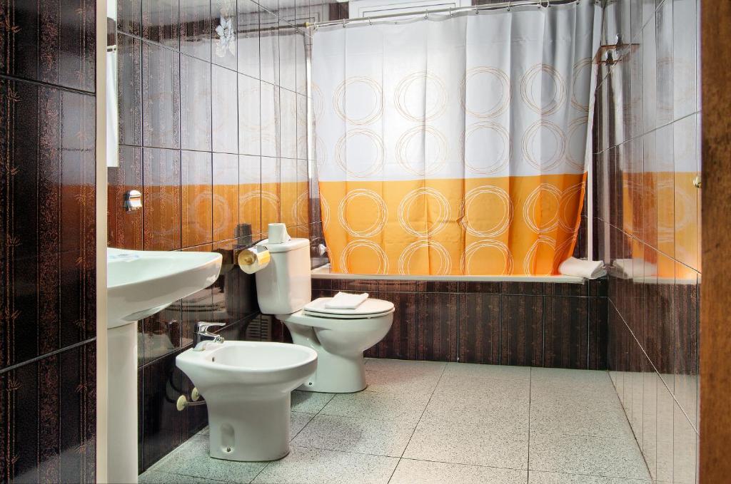 Hostal Bonavista Blanes Quarto foto